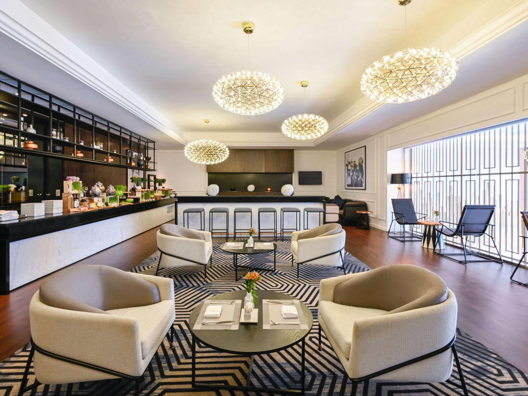 Отель Sofitel Jumeirah